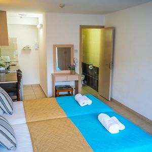 Ce studio est situé au rez-de-chaussée